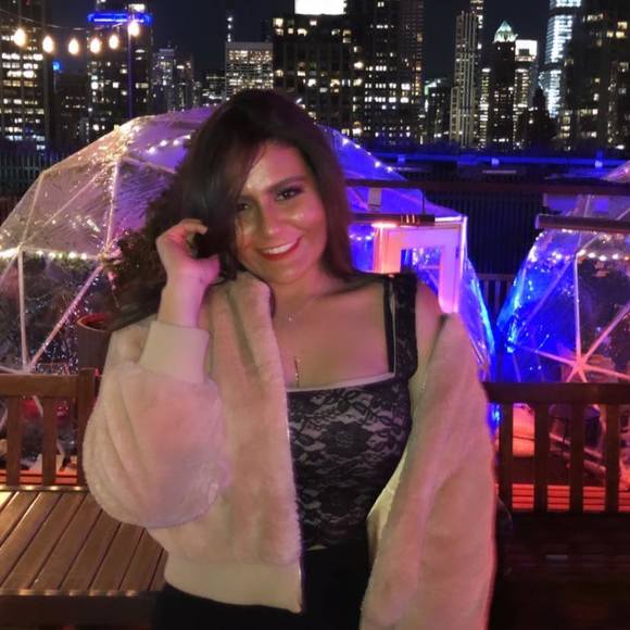 Meet your Posher, Christine - Picture 1 of 1